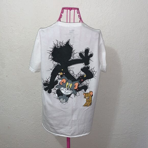 Tom and Jerry white graphic tee. Size Medium - Picture 4 of 16